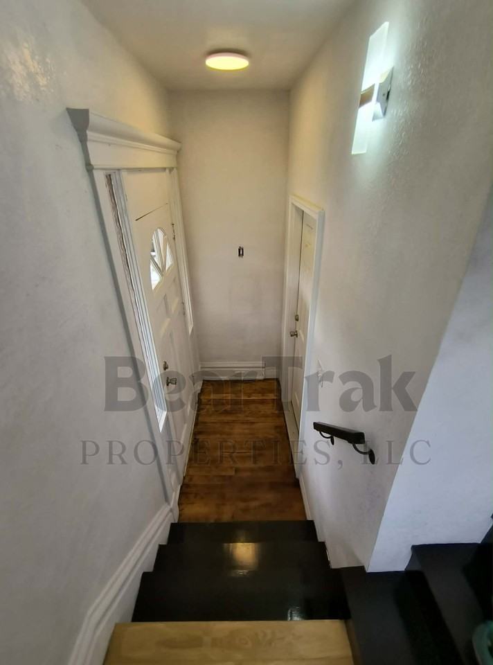 1339 Charles St #B - Photo 7 of 12