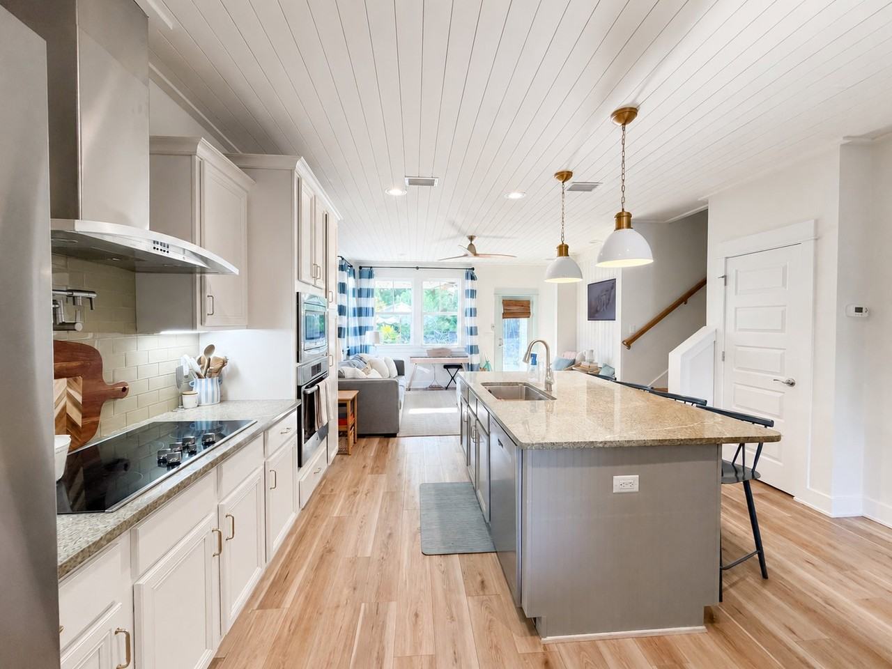 51 Melrose Ave - Photo 3 of 18