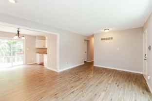 701 Se Redwood Ln #B10 - Photo 1 of 1
