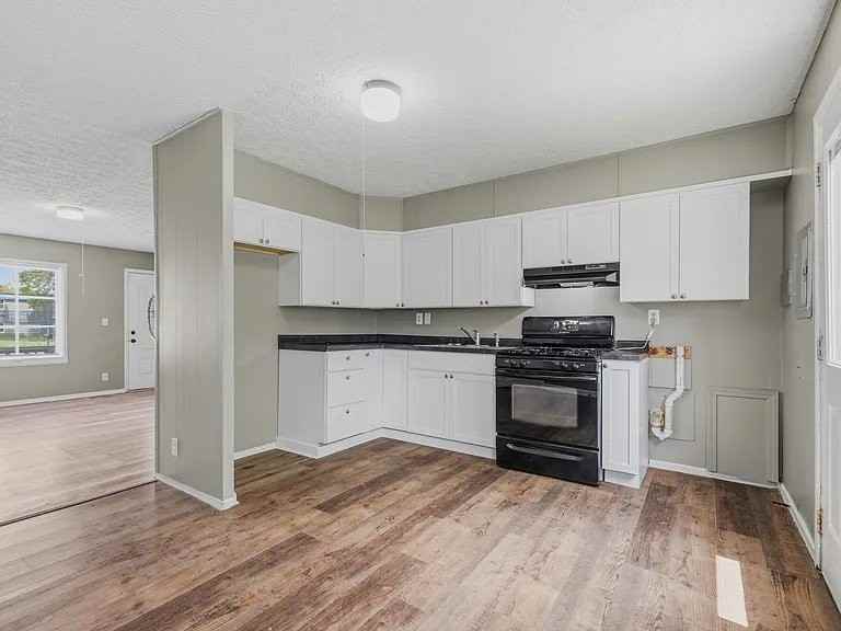 8315 Roy Rd - Photo 7 of 20