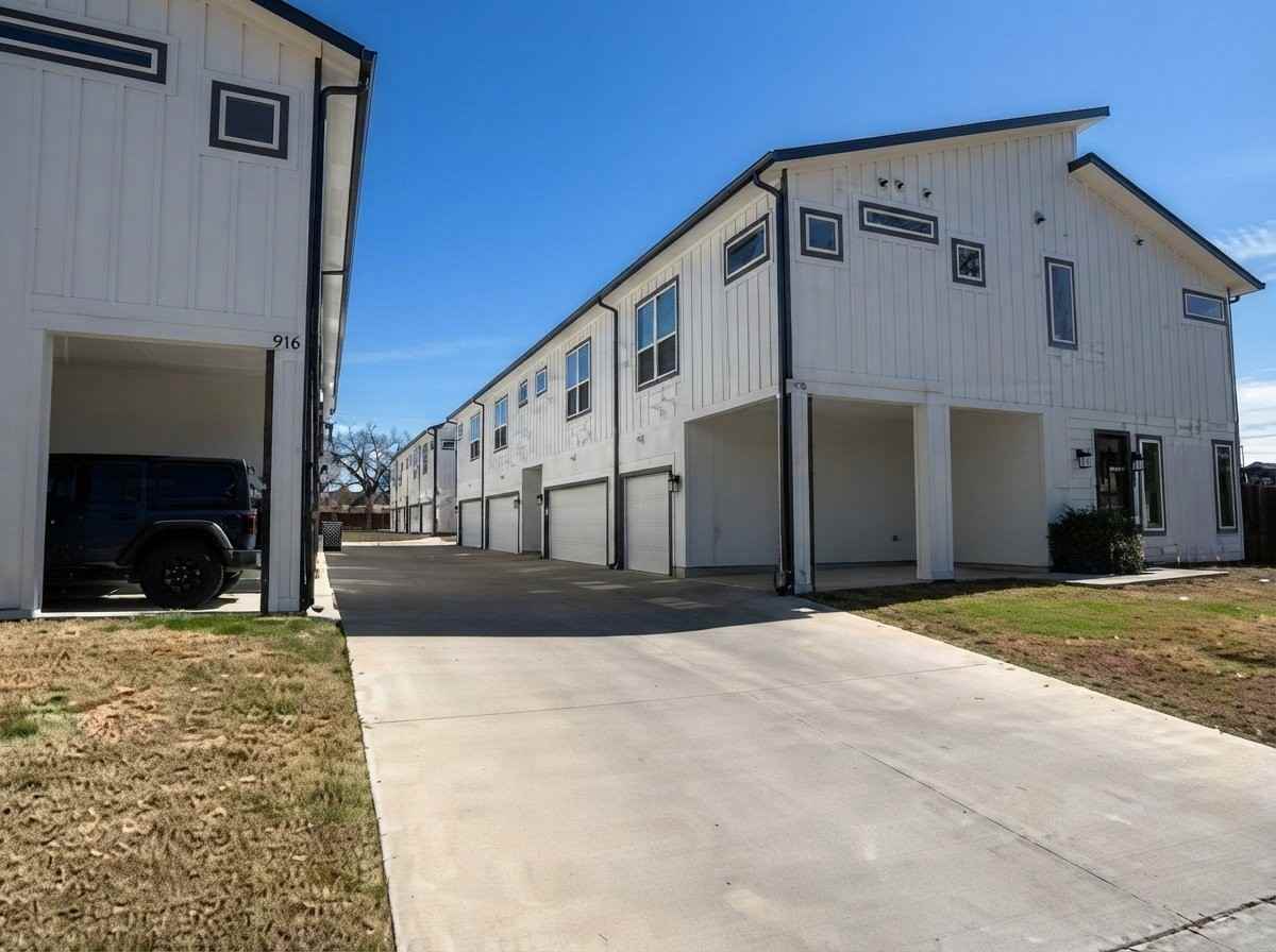 2112 Shea Rd #203
