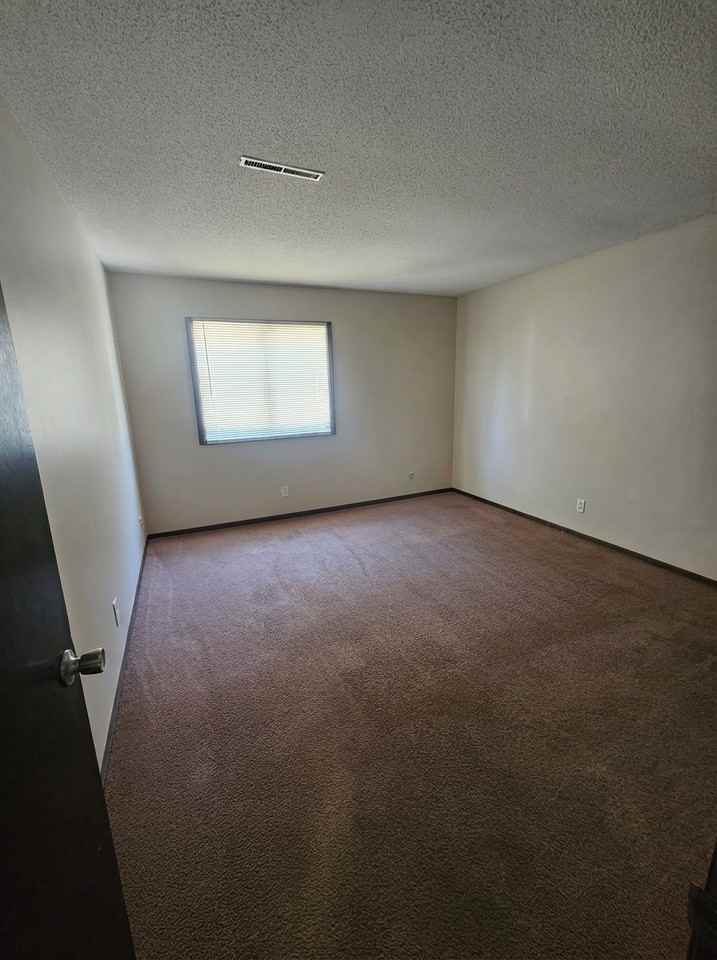 2324 E Locust St #111 - Photo 4 of 6