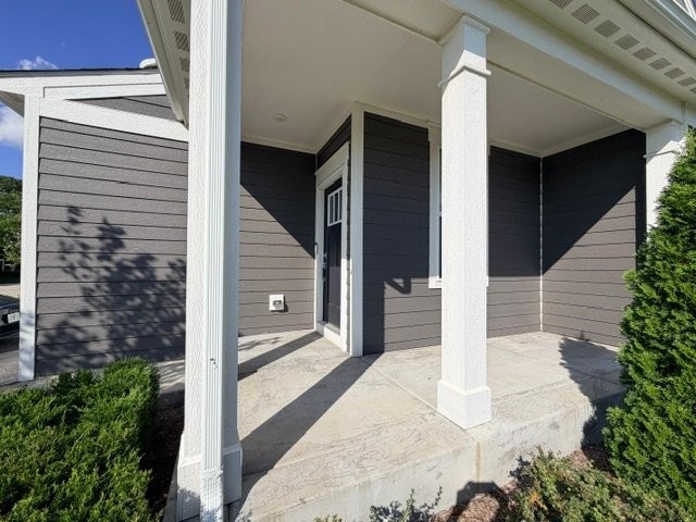 2104 Weatherbee Ln - Photo 2 of 20