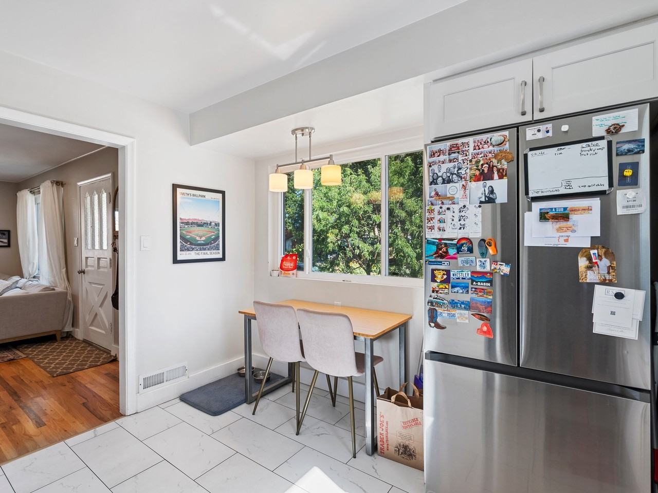 576 E St - Photo 3 of 17