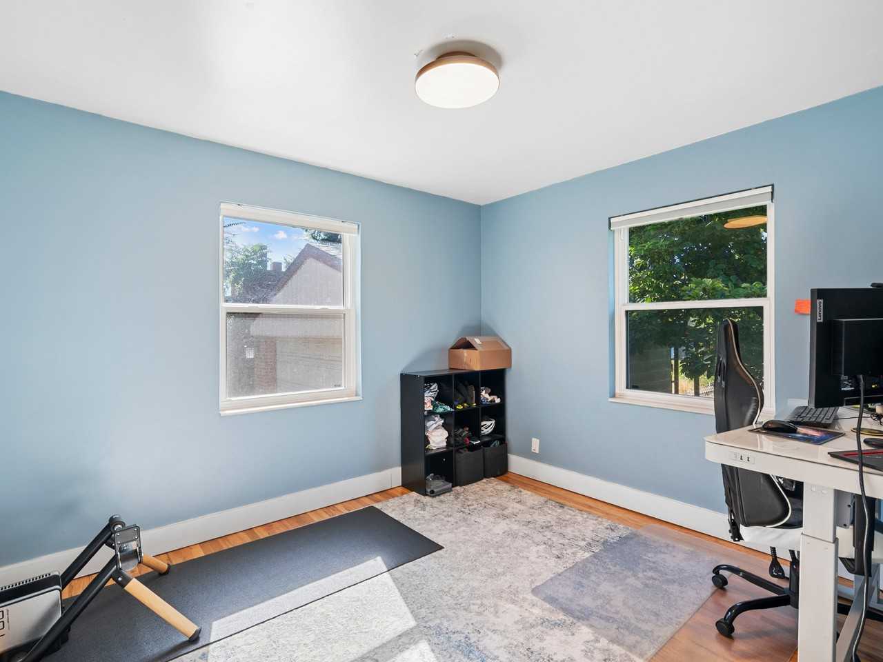 576 E St - Photo 6 of 17
