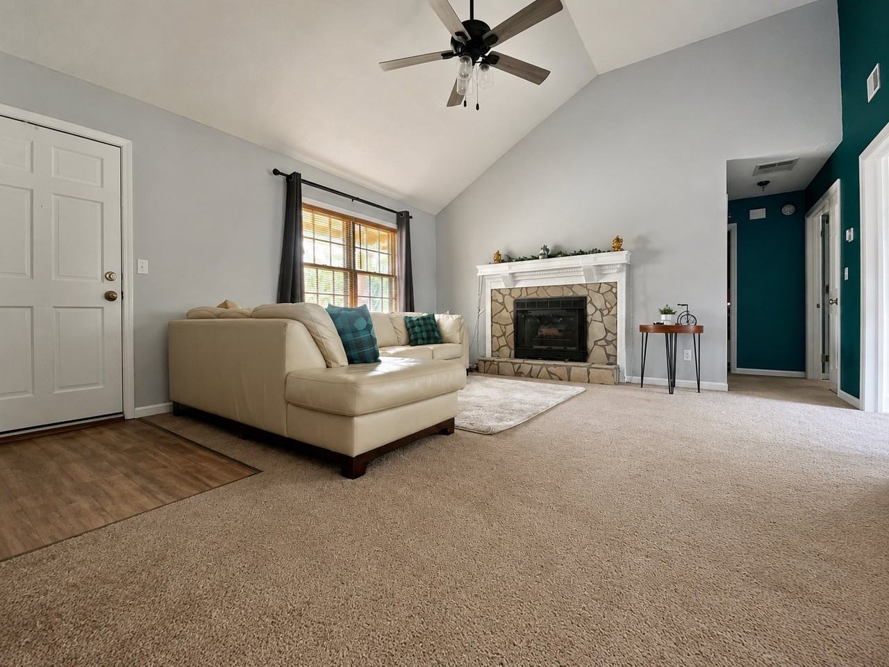 383 Blackberry Cir - Photo 6 of 9