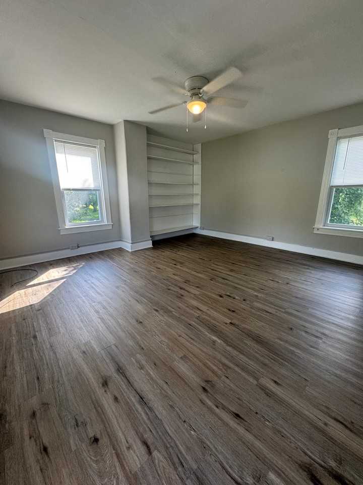 5900 Sullivan Trail Nazareth Pa #2ndFL - Photo 3 of 9