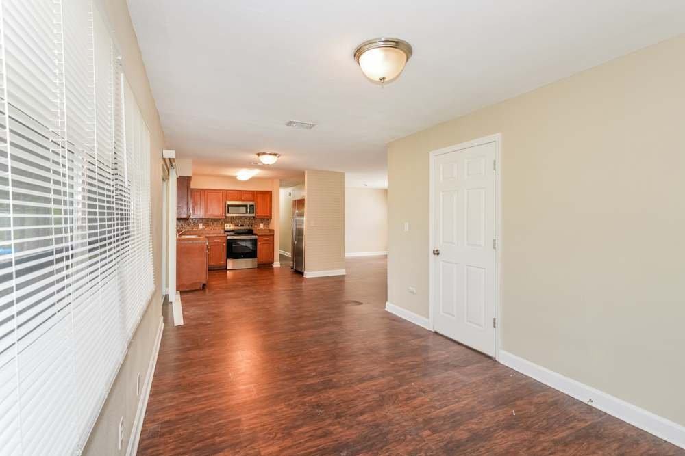 7909 22nd Ave N - Photo 4 of 6