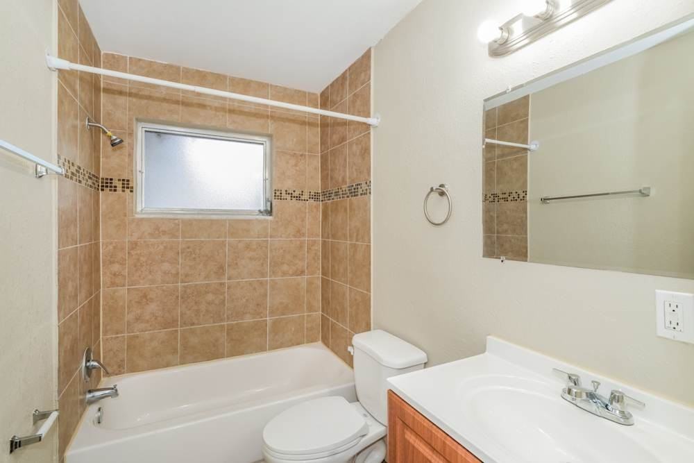 7909 22nd Ave N - Photo 5 of 6