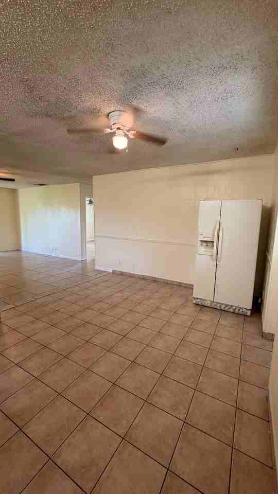 1584 E Breezy Ln - Photo 6 of 13