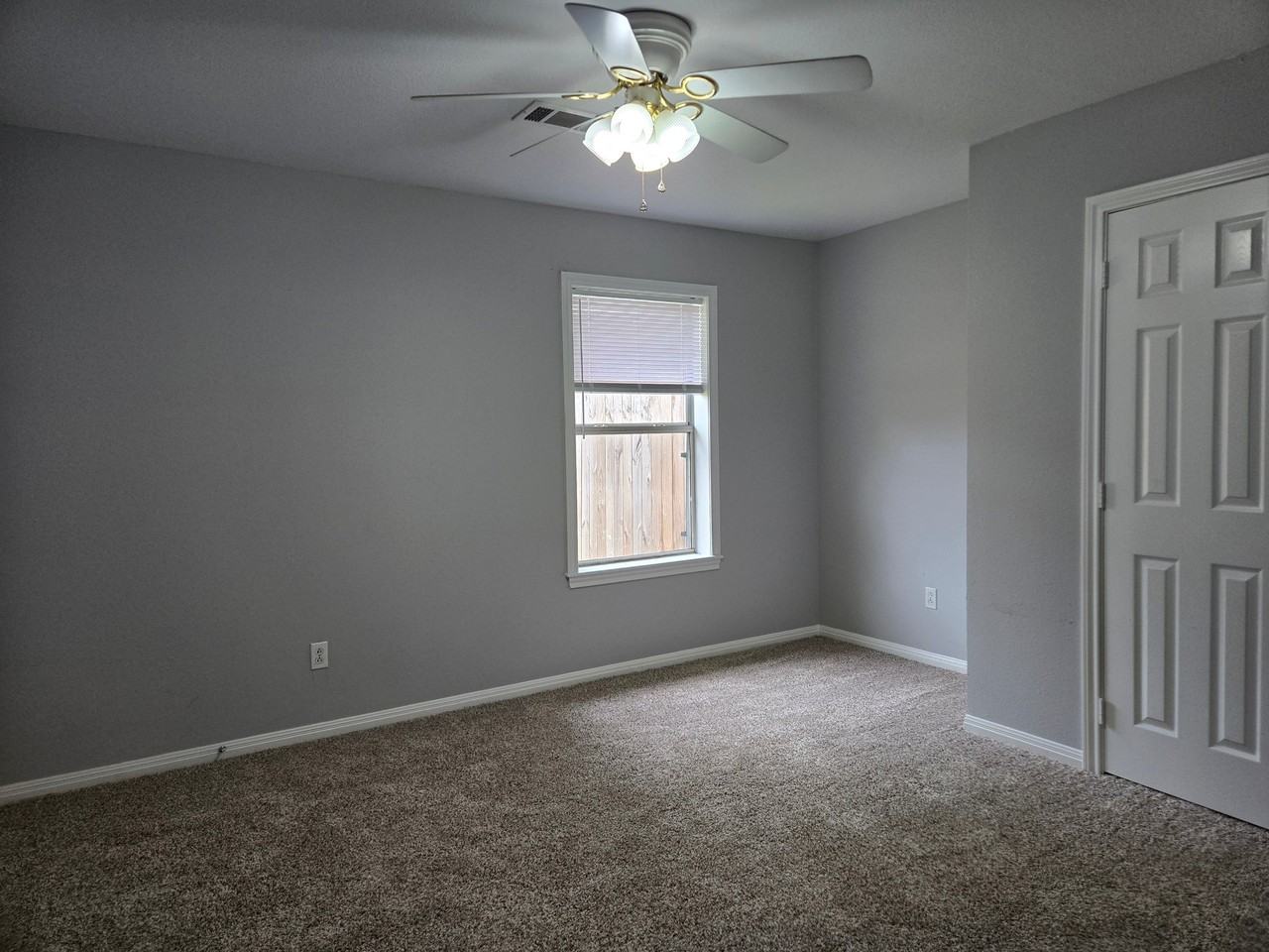 1742 Rock Hollow Loop #1742 - Photo 6 of 11