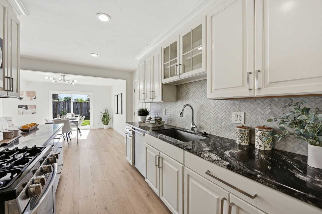 4498 Ladner St - Photo 6 of 20