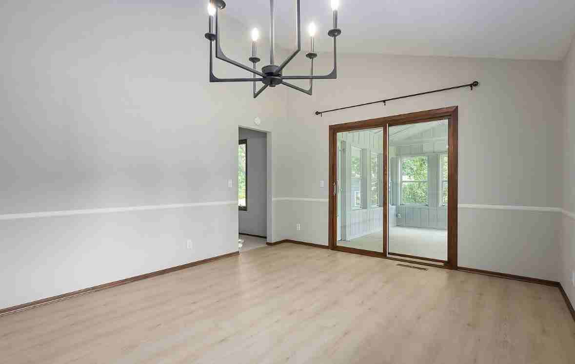16501 29th Ave N - Photo 3 of 9