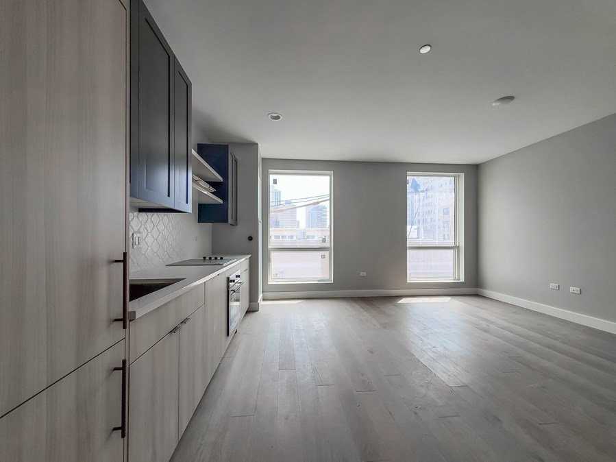 1218 N Clark St - Photo 6 of 13
