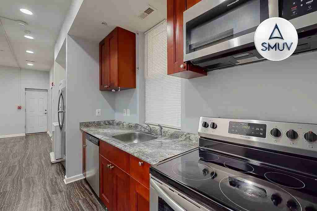 2202 Maryland Ave #6 - Photo 2 of 10