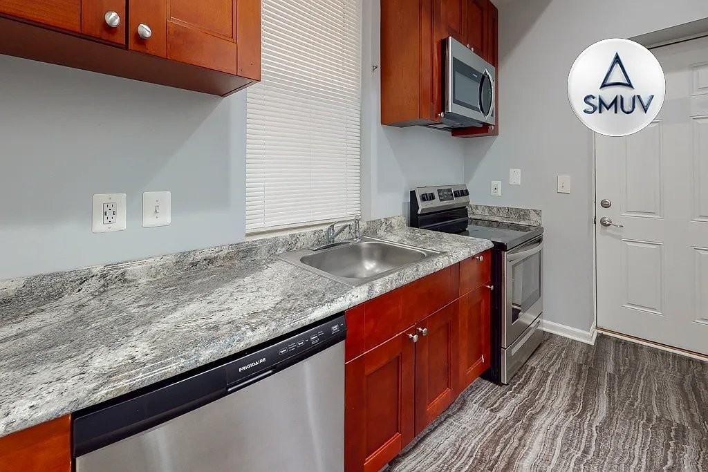 2202 Maryland Ave #6 - Photo 3 of 10