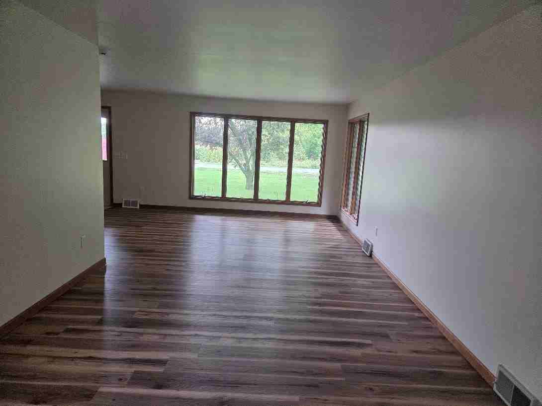 3595 Hermansau Dr - Photo 4 of 20