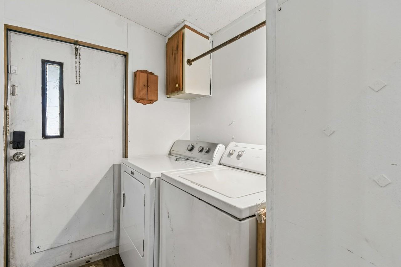 2979 Suni Pines Blvd - Photo 6 of 19