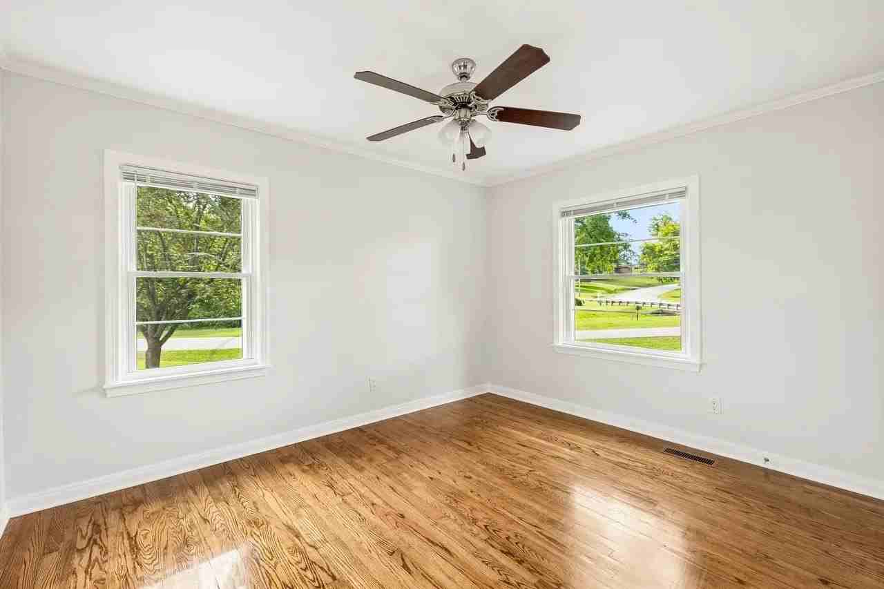 202 Jackson Heights Rd - Photo 7 of 12