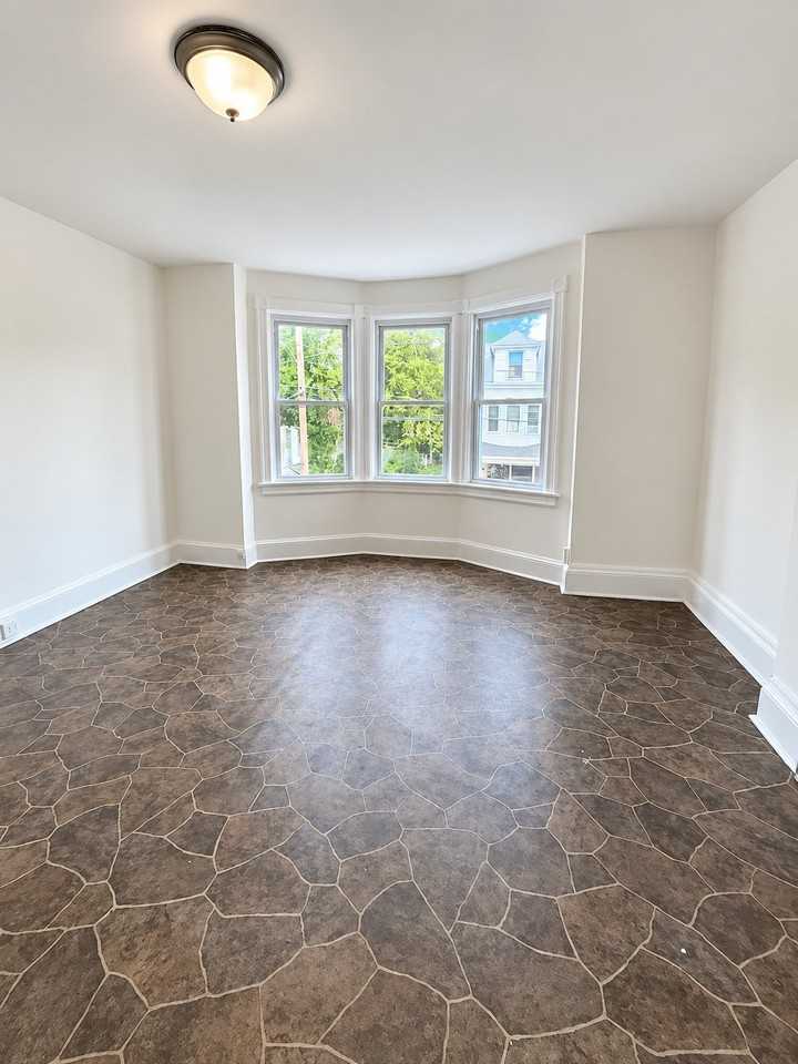 23 E Ingham Ave - Photo 5 of 13