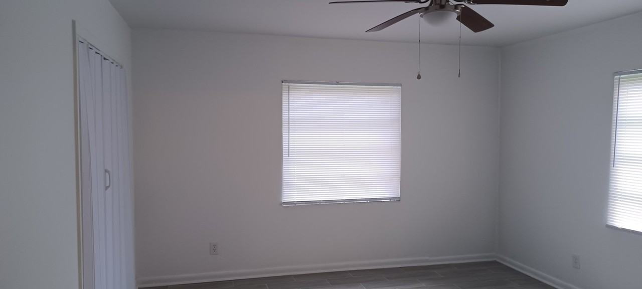 9124 8th Ave - Photo 5 of 8