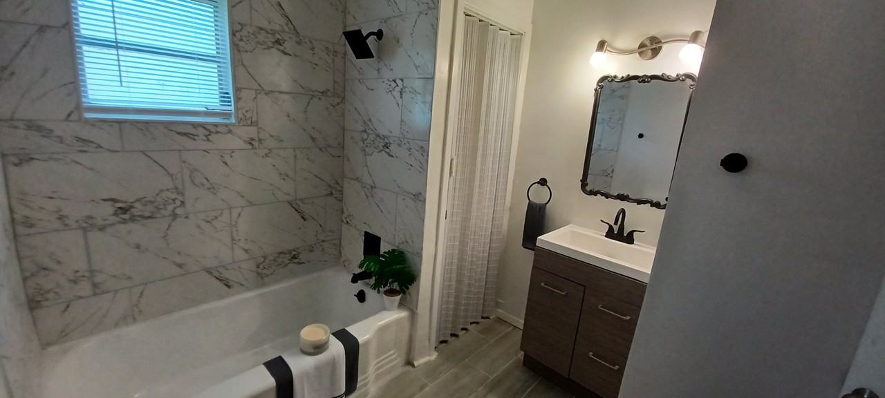 9124 8th Ave - Photo 7 of 8