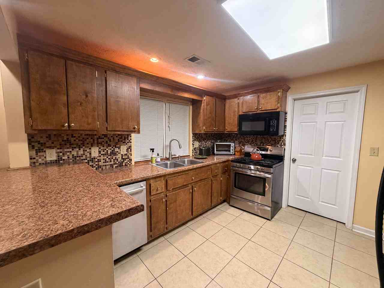 3739 Leisure Woods Dr - Photo 4 of 8
