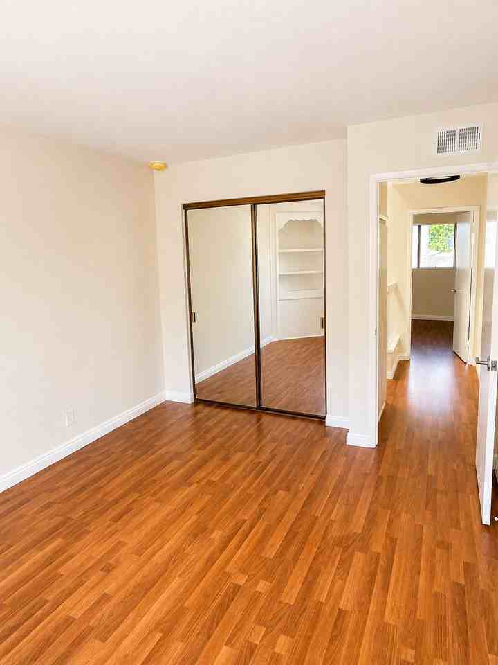 3828 Sycamore St - Photo 4 of 12