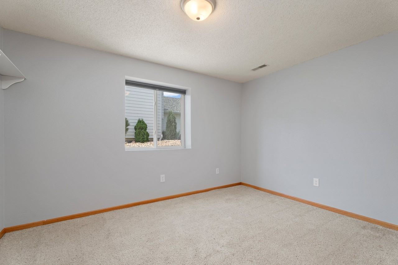 3906 Lone Peak Dr - Photo 7 of 12