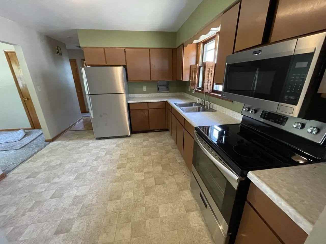 1 Suburban Ct - Photo 2 of 5