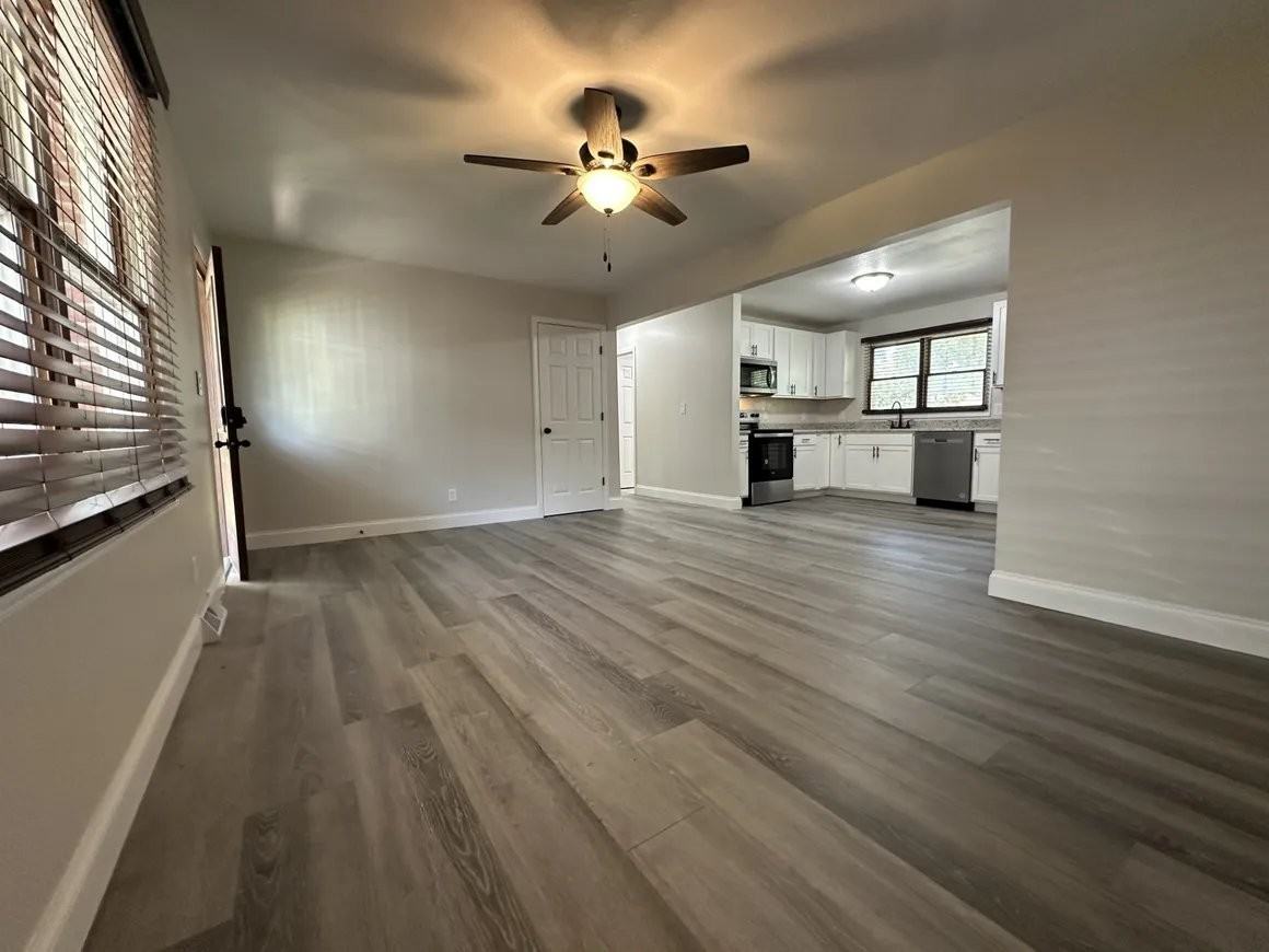 6 Suburban Ct - Photo 5 of 7