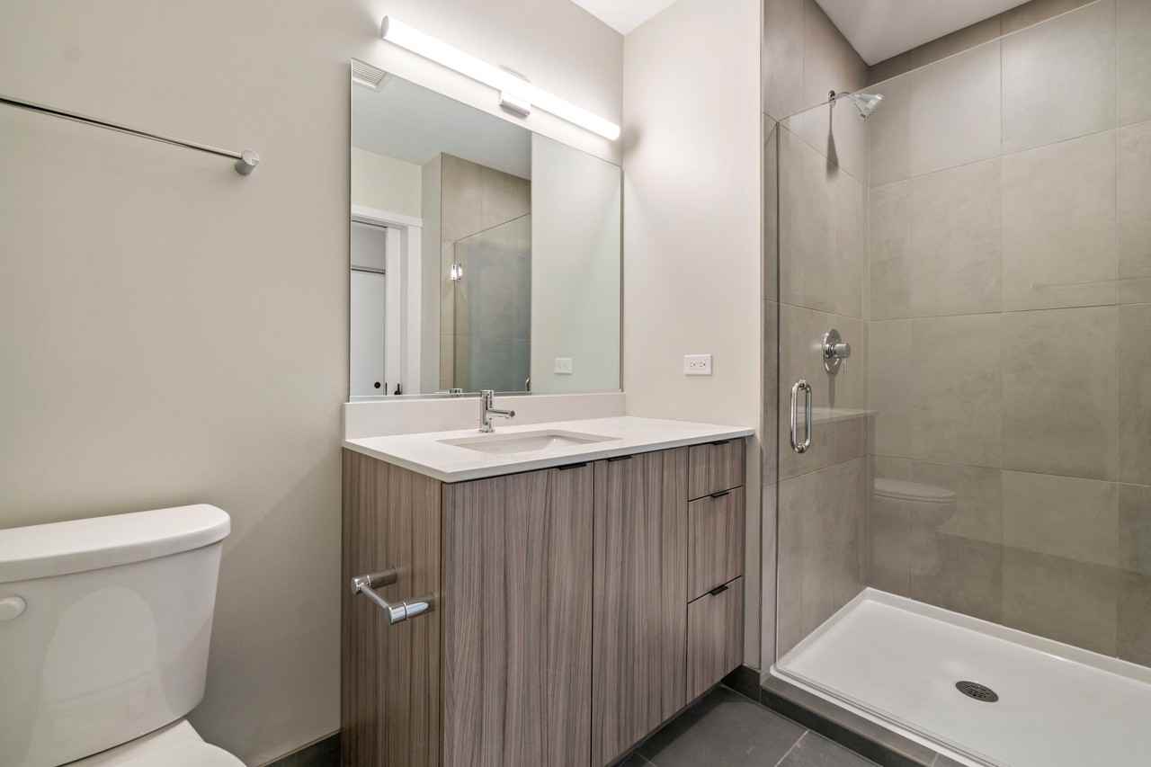 4614 N Broadway St - Photo 5 of 11