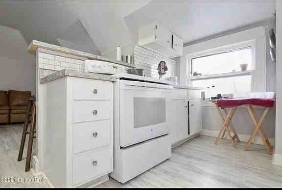 213 Woodbine St #4 - Photo 5 of 8