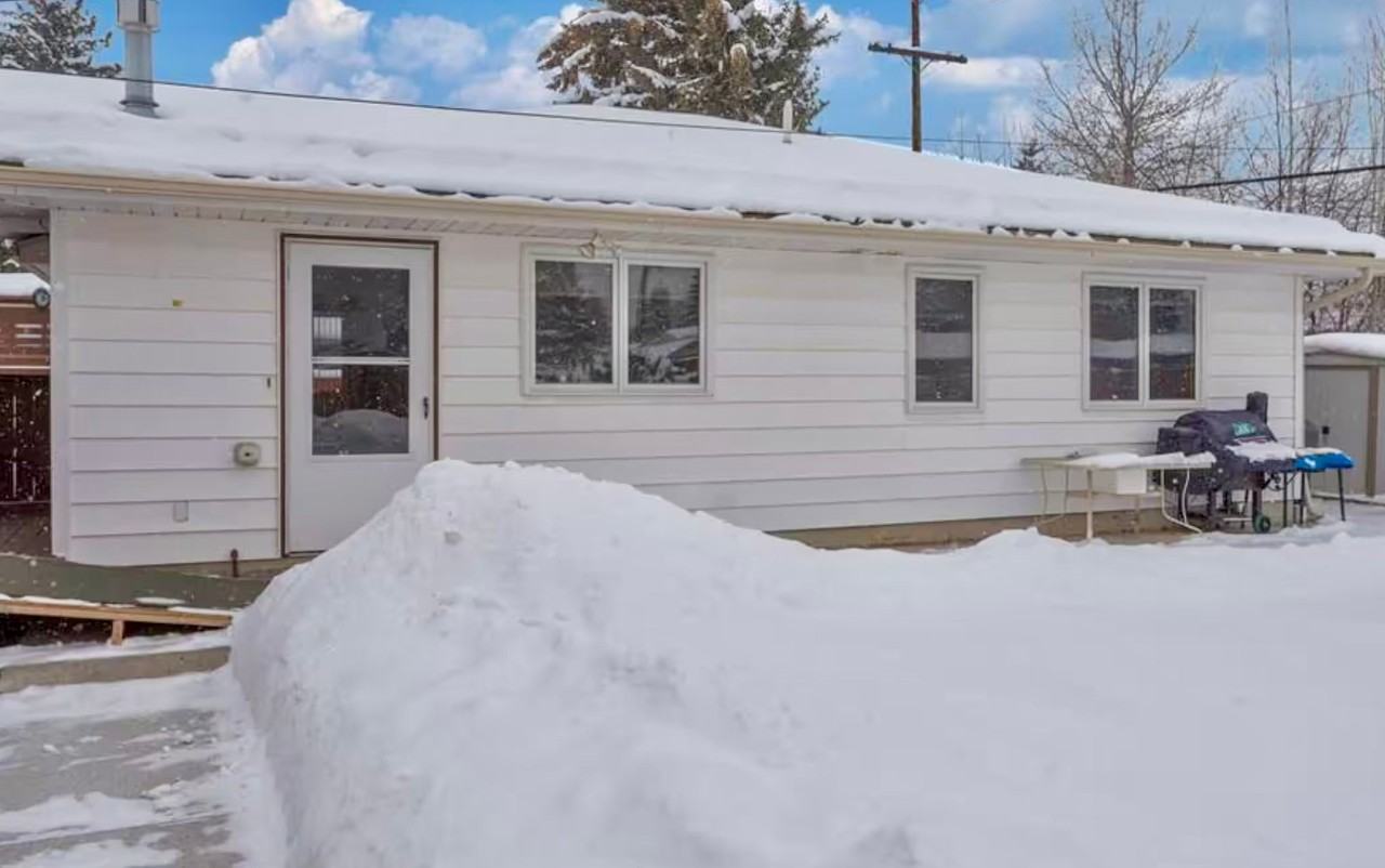 2535 Phillips St #B - Photo 2 of 12