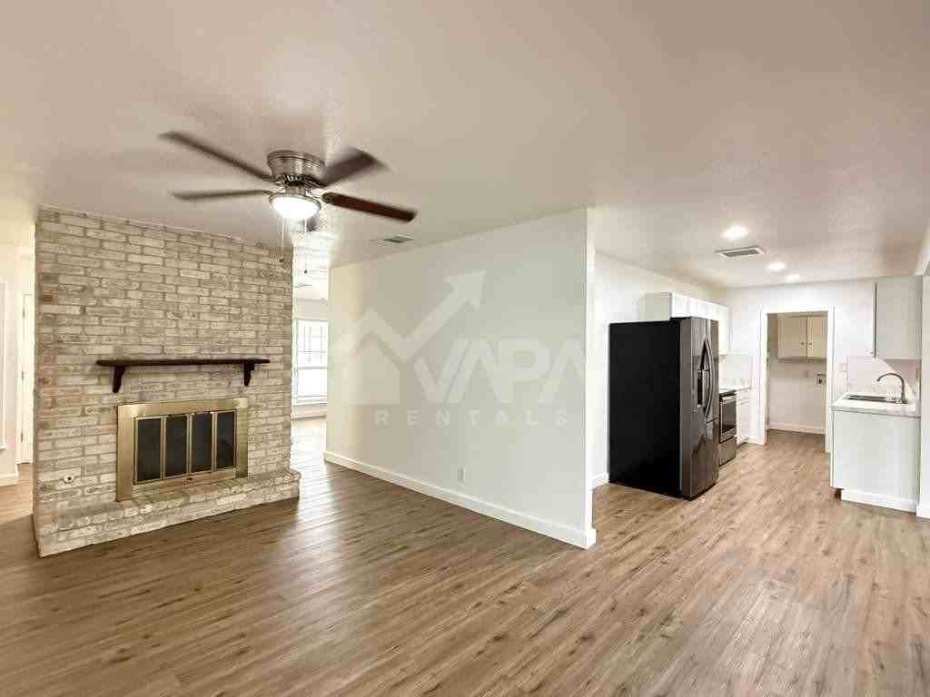 6607 Cromer - Photo 4 of 17