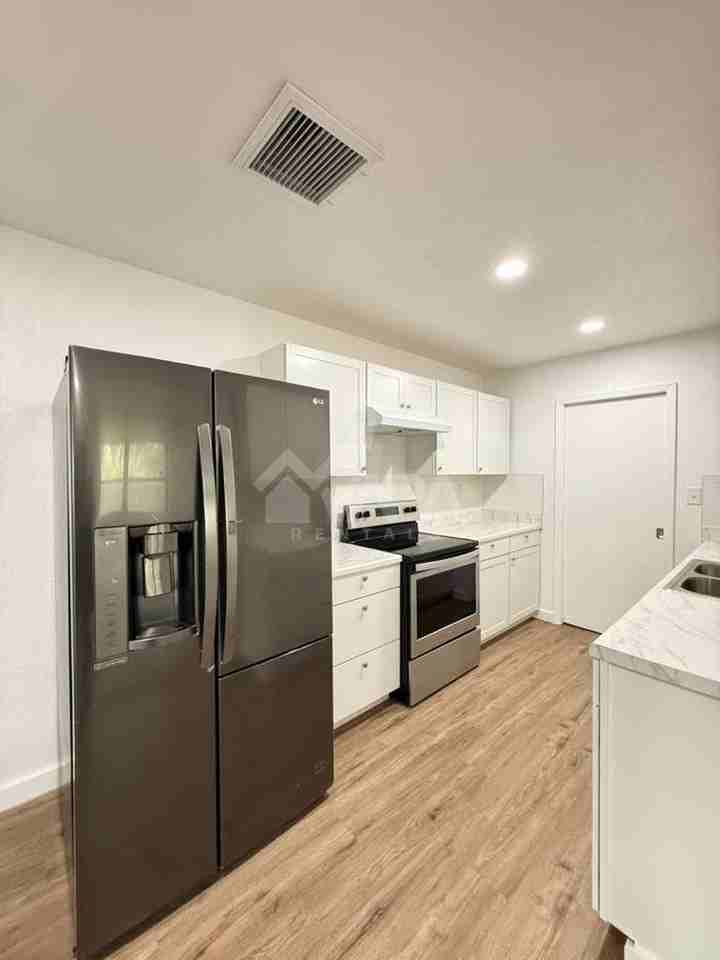 6607 Cromer - Photo 5 of 17