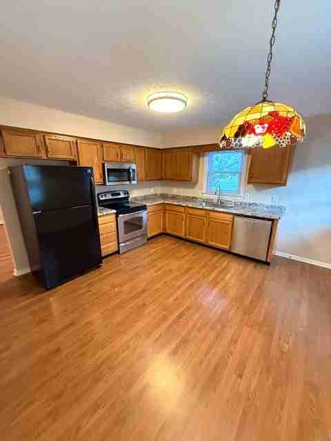 1508 Woodcreek Ct - Photo 2 of 18