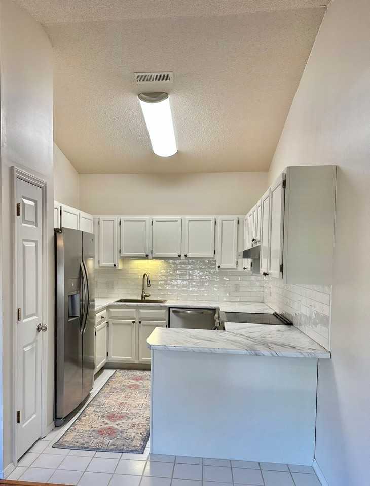 8625 Flagstone Way - Photo 4 of 15