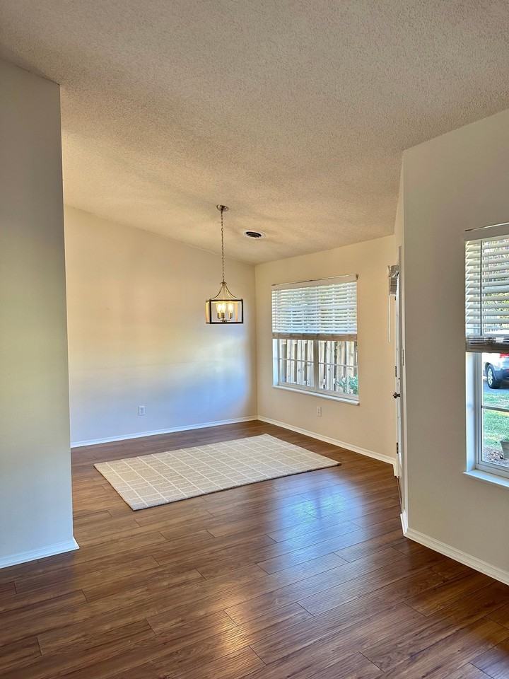 8625 Flagstone Way - Photo 5 of 15