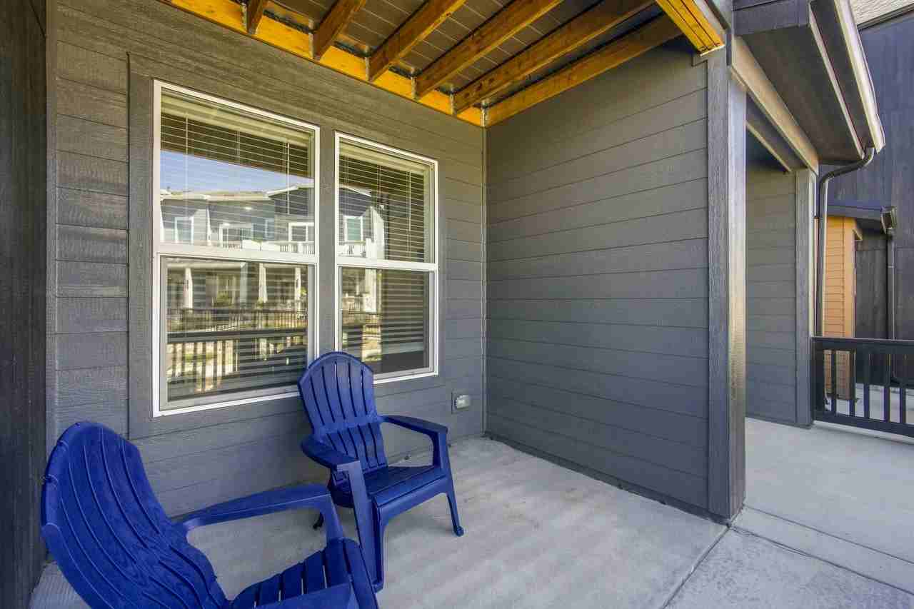 8953 Whieclover St - Photo 2 of 20