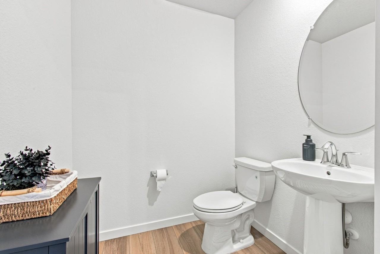 8953 Whieclover St - Photo 6 of 20