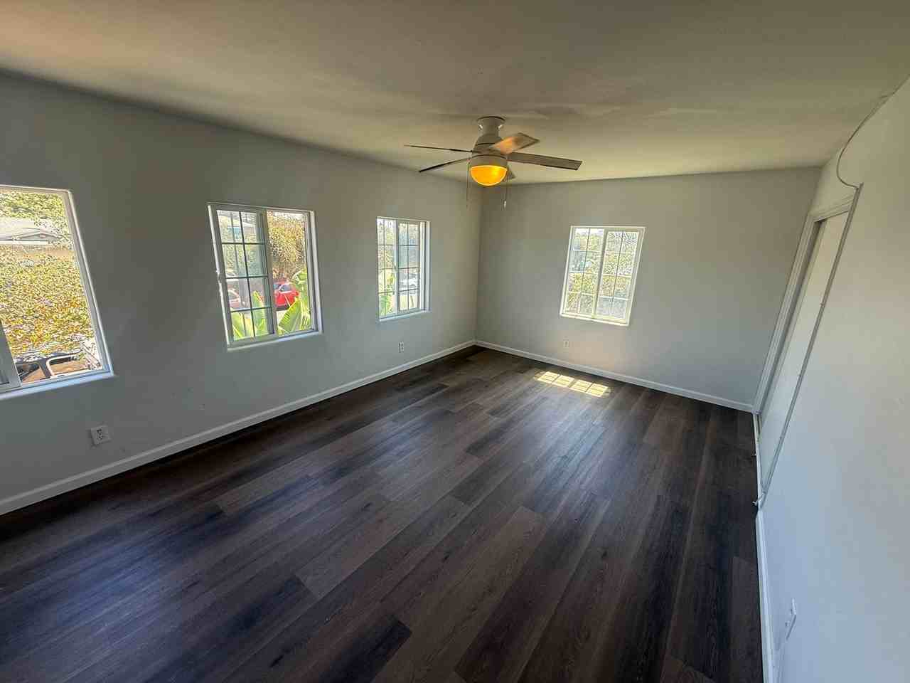 548 West St - Photo 3 of 6
