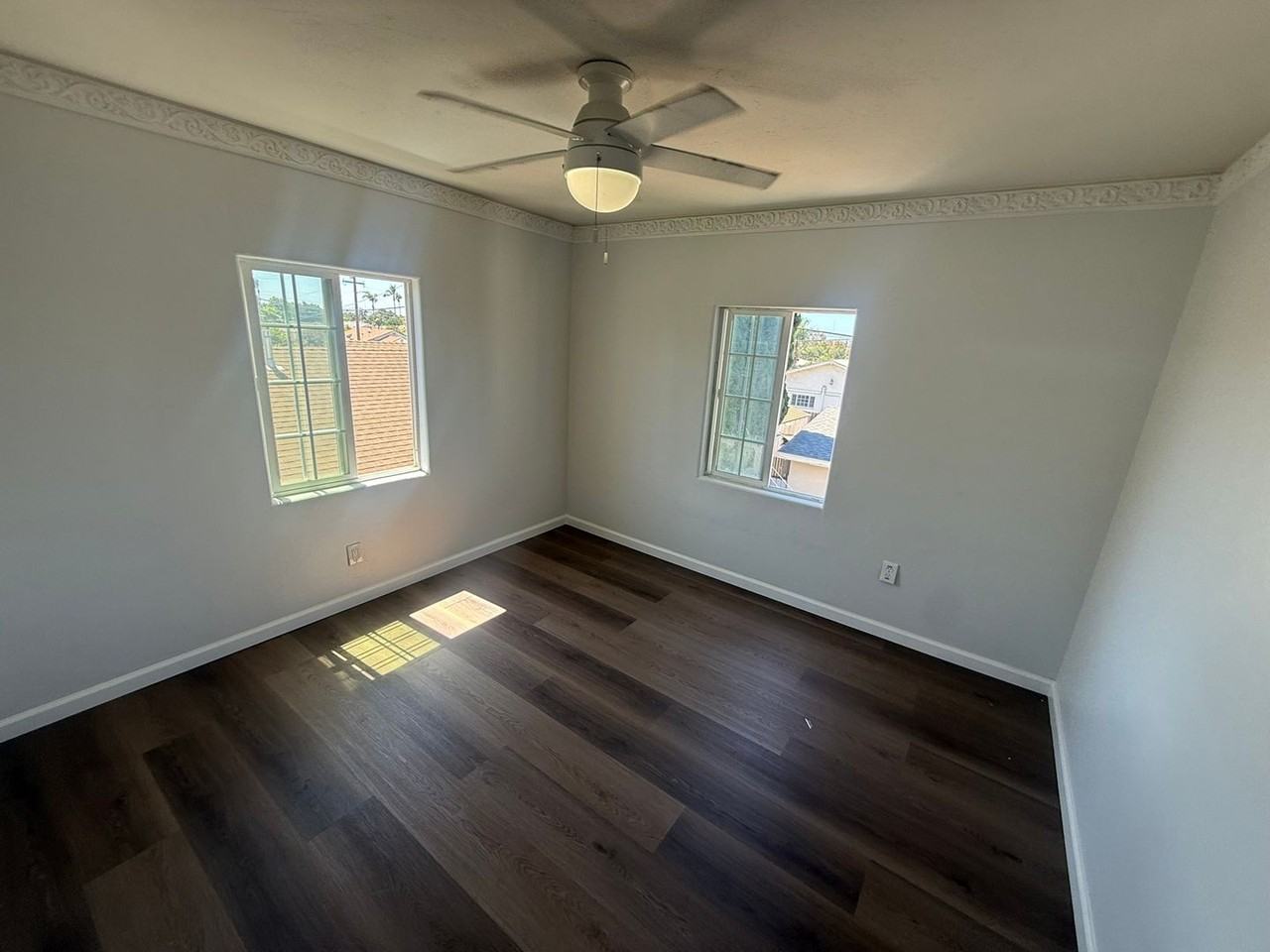548 West St - Photo 4 of 6