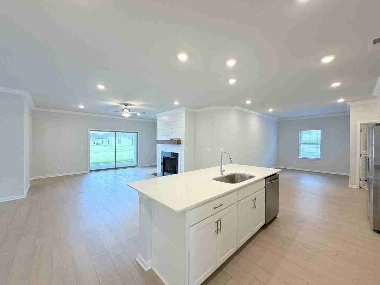 305 Susan Lynn Dr - Photo 6 of 39