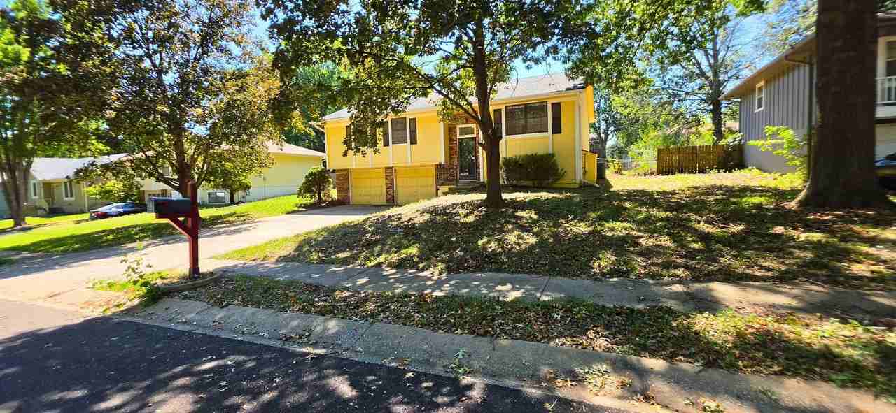 500 Se Sherri Ln - Photo 2 of 29