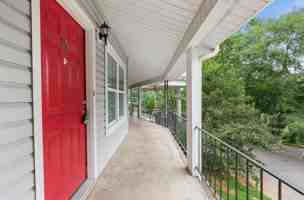 featured image of 24 Oakwood Rd #8