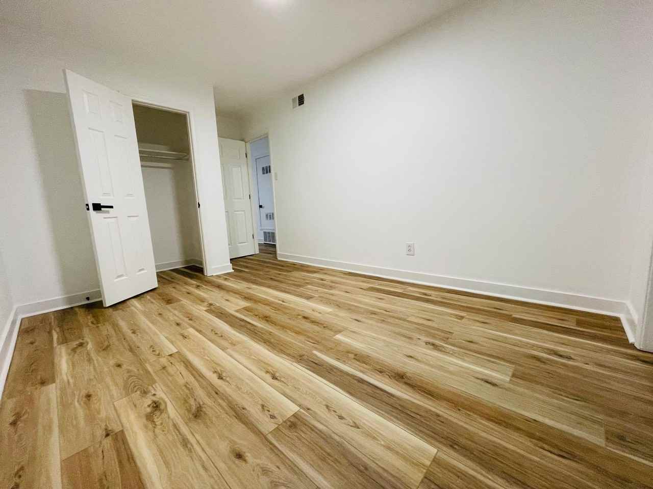24 Oakwood Rd #8 - Photo 5 of 8