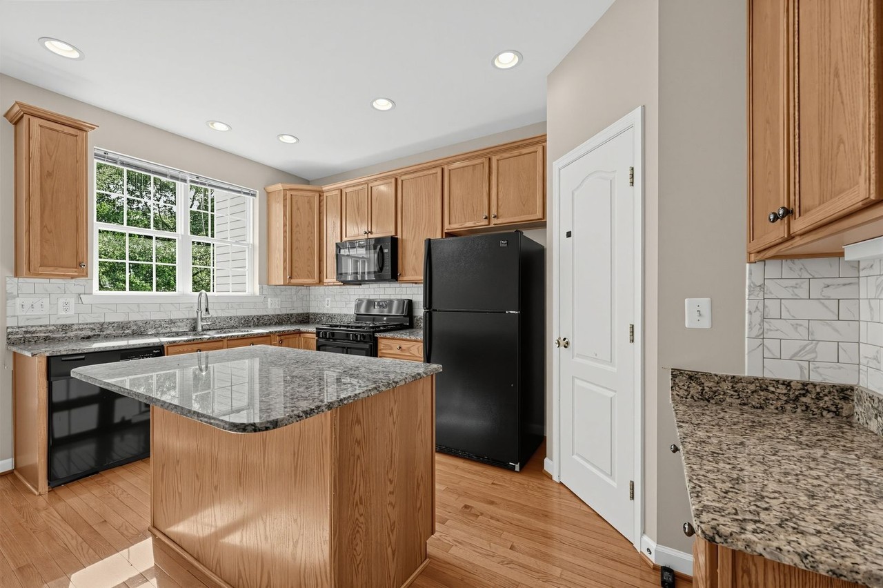 7589 Great Swan Ct - Photo 3 of 41
