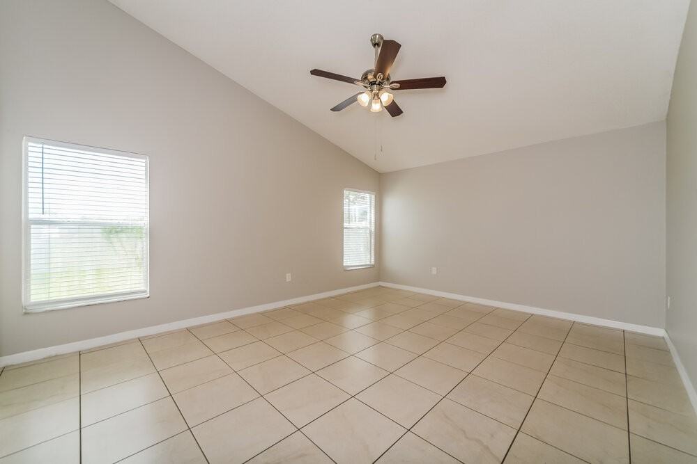 431 Peppermill Cir - Photo 4 of 16