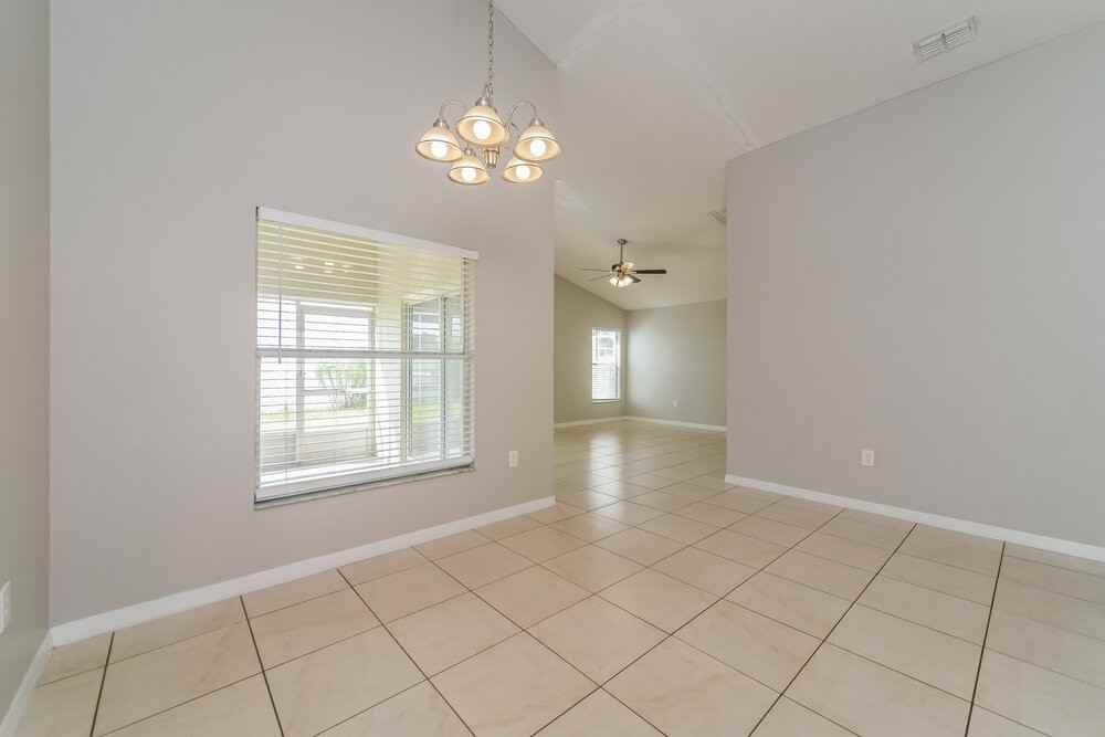 431 Peppermill Cir - Photo 6 of 16